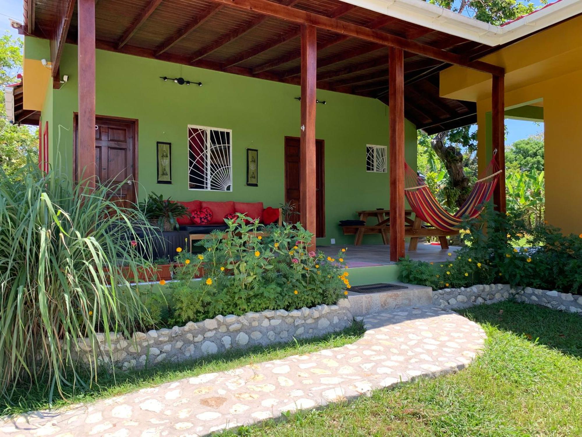 Green Queendom Farm And Lodging Oracabessa ภายนอก รูปภาพ